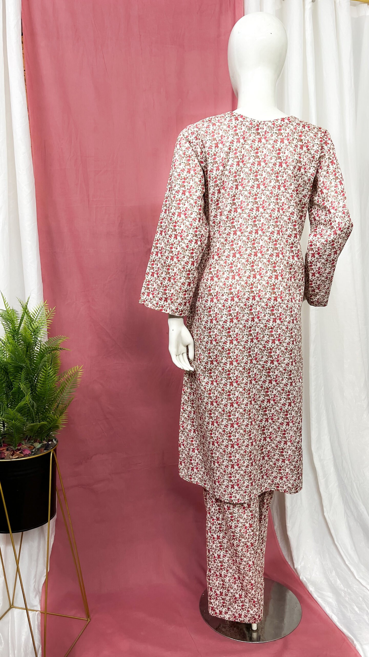 Vintage Floral - Image 2