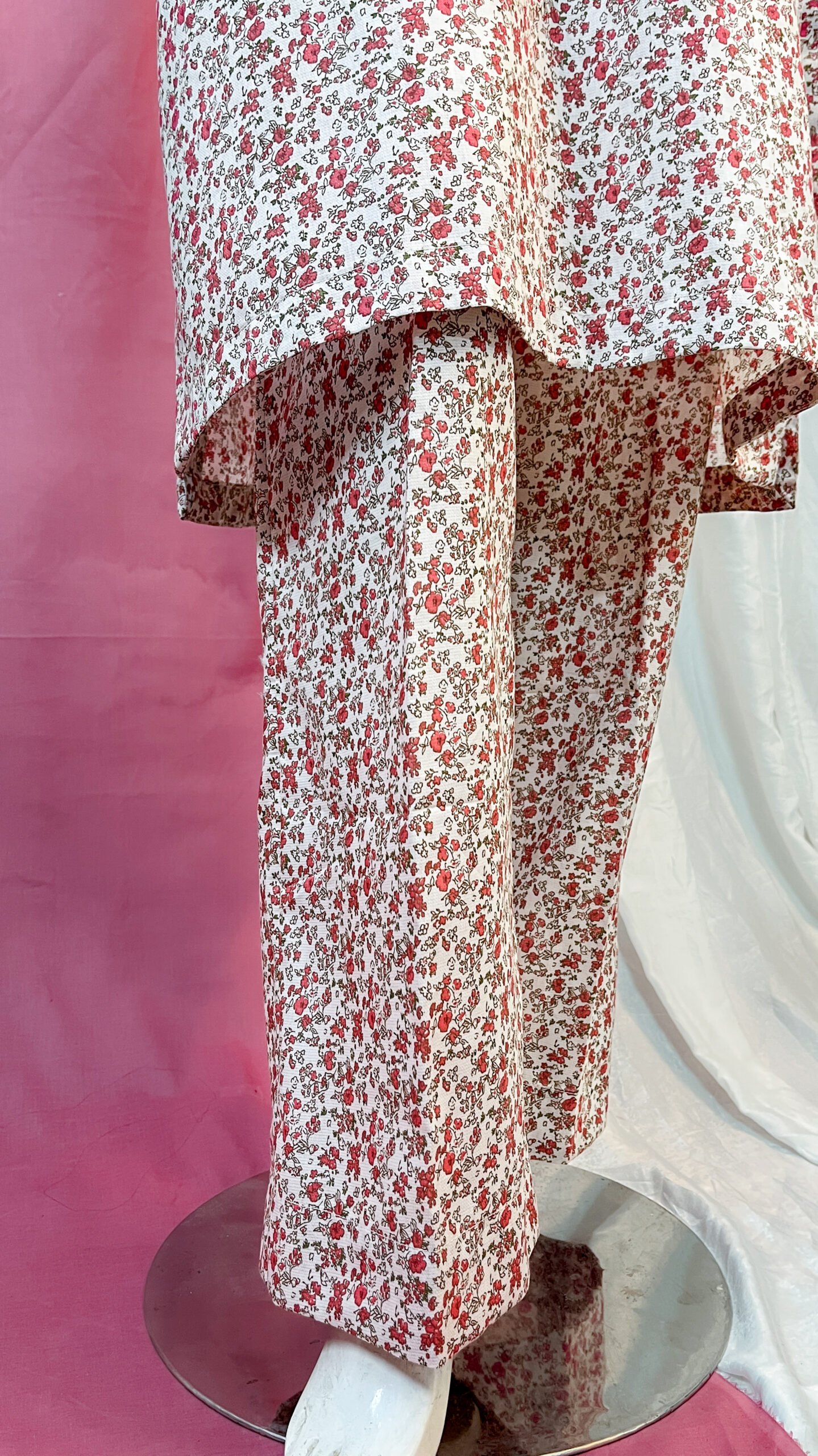 Vintage Floral - Image 3